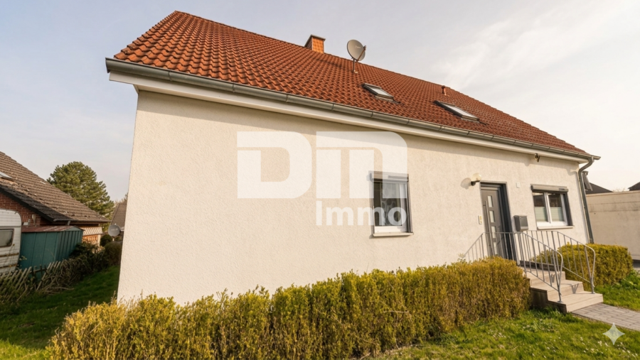 Charmantes Ein- bis Zweifamilienhaus mit großem Garten in begehrter Lage - Frontansicht